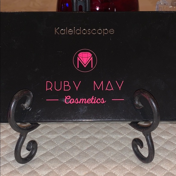 Eyeshadow palette - 15 colors - Picture 2 of 3